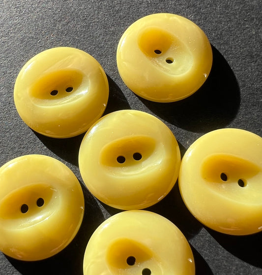 6  Buttery Yellow Vintage 2cm Buttons