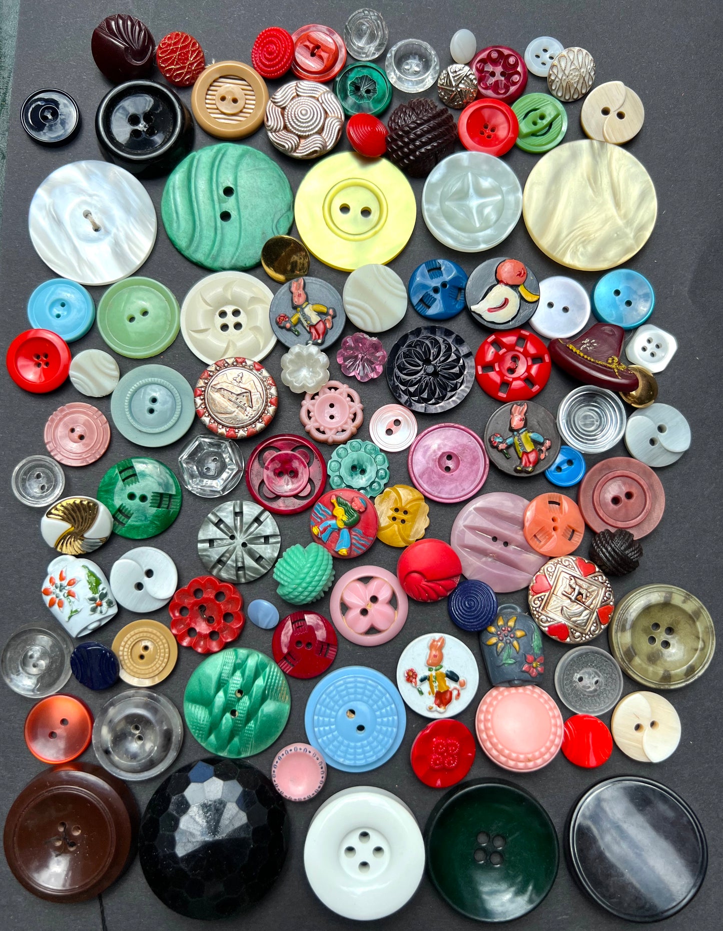 Exciting Job Lot of 100 Different Vintage Buttons