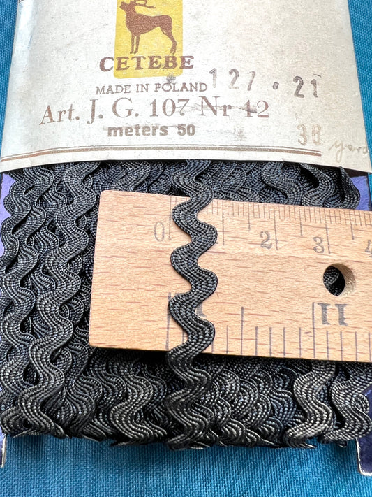 36yds Vintage BLACK 5mm Ric Rac - Made in Poland