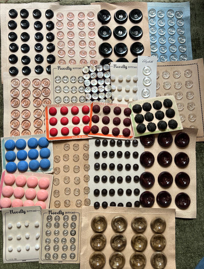 21 Sheets of Vintage Bakelite, Plastic and Glass Buttons (K)