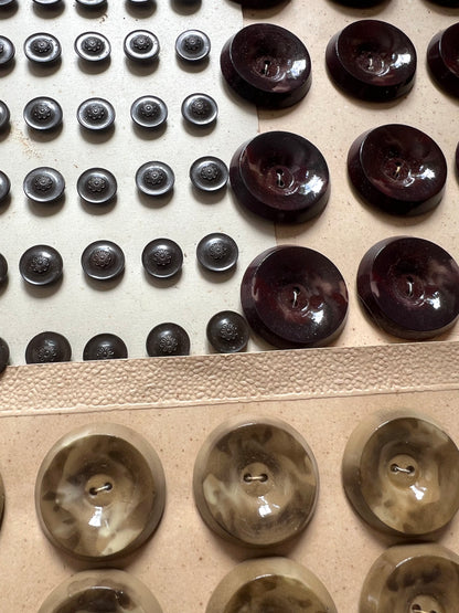 21 Sheets of Vintage Bakelite, Plastic and Glass Buttons (K)