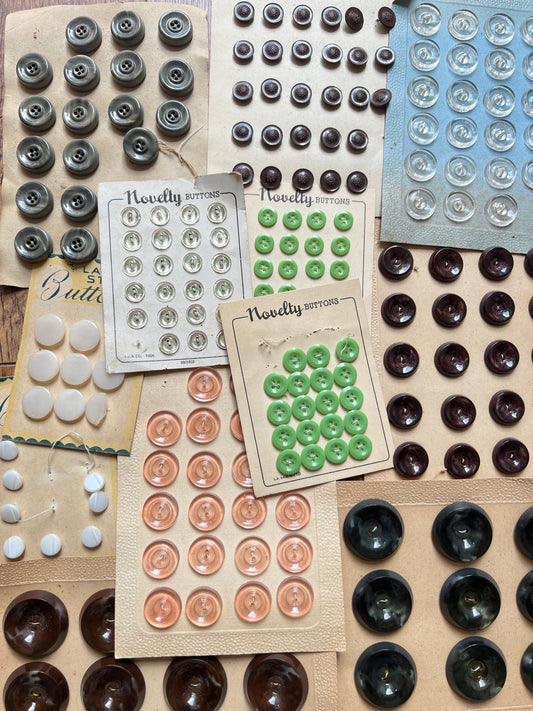 12 Sheets of Vintage Mirrored, Plastic and Glass Buttons (O)