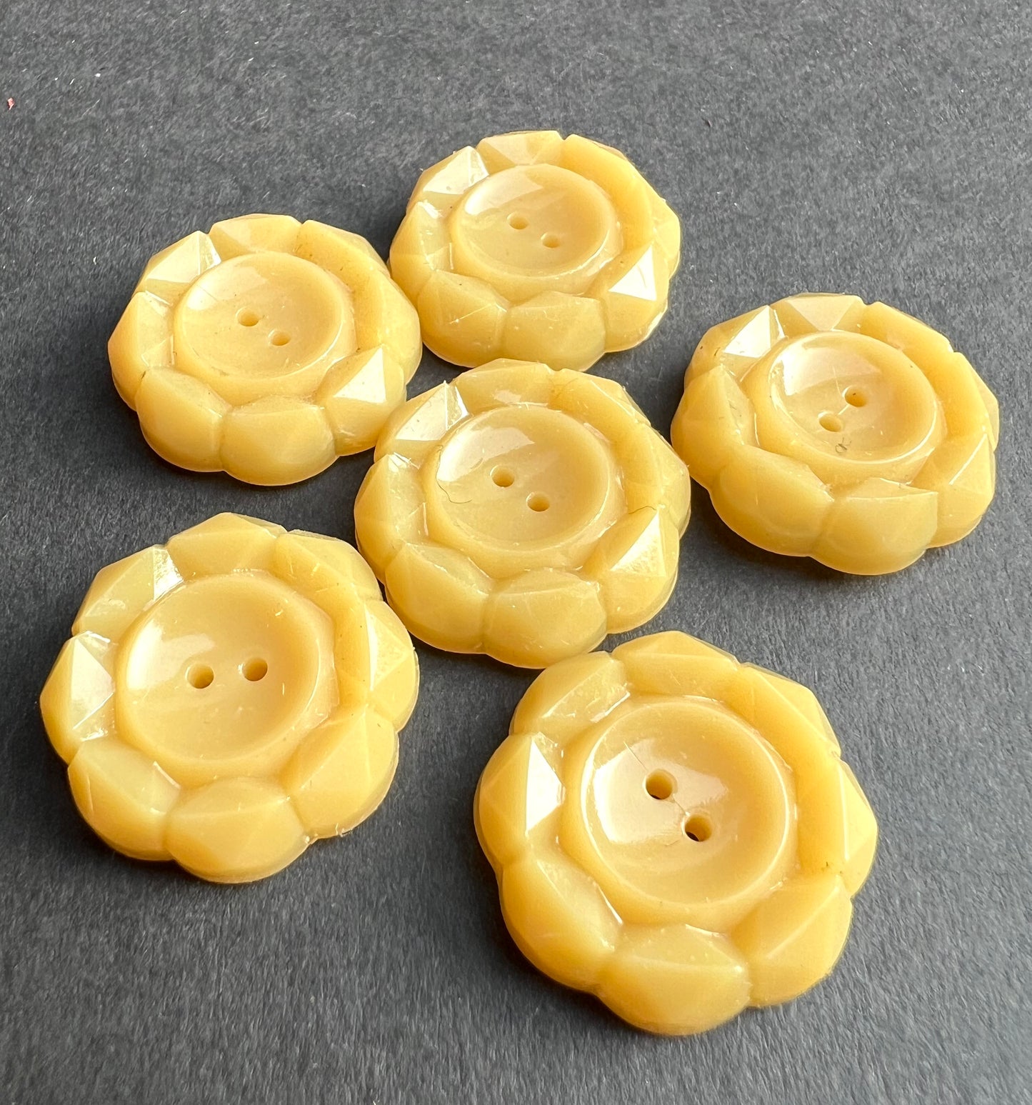 6 or 24 Vintage 2cm Soft Buttery Yellow Buttons