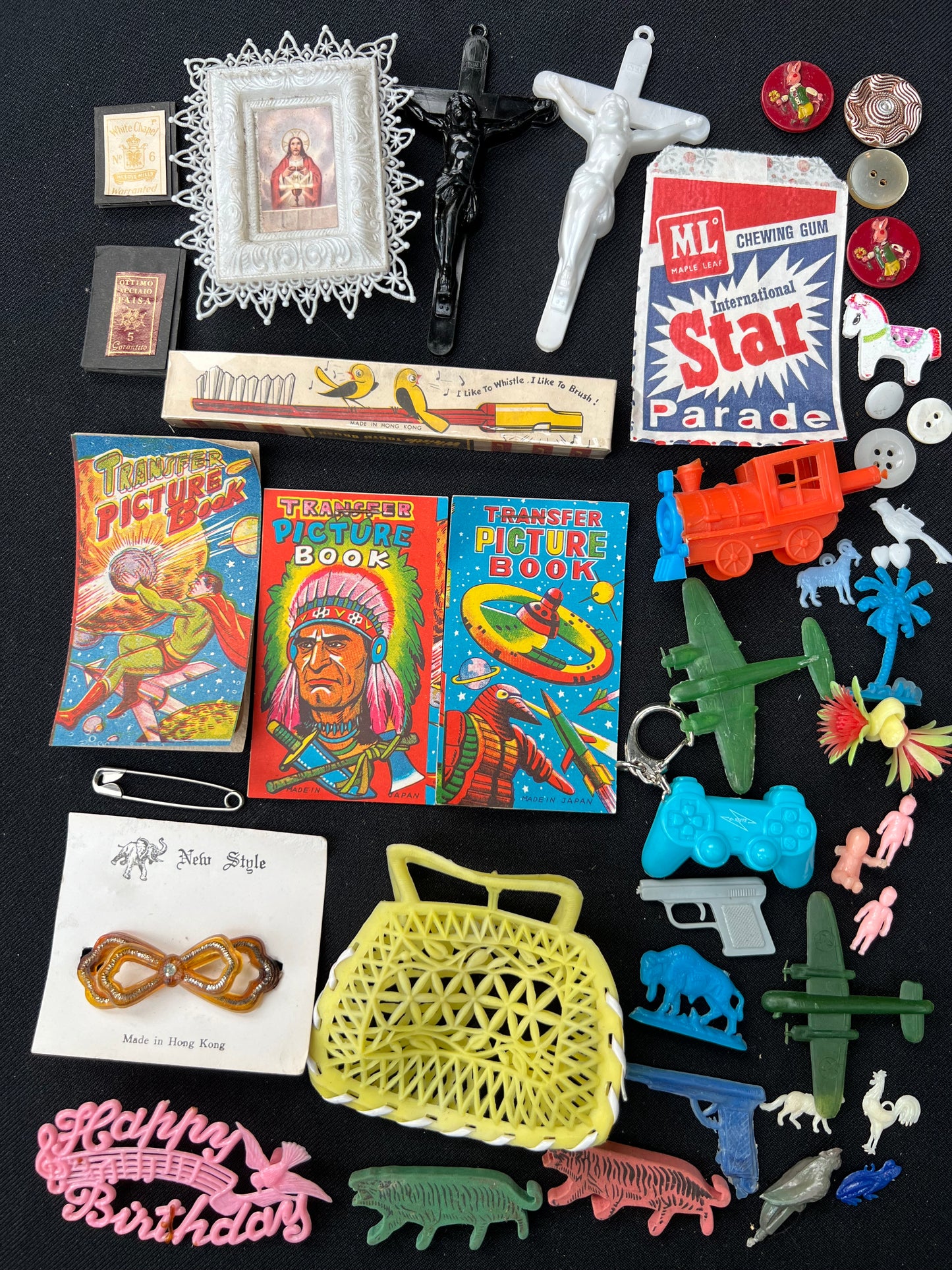 Job Lot of Vintage Toys Buttons, Transfers Etc from the Bottom of a Box (D)