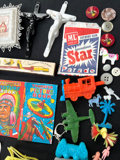 Job Lot of Vintage Toys Buttons, Transfers Etc from the Bottom of a Box (D)