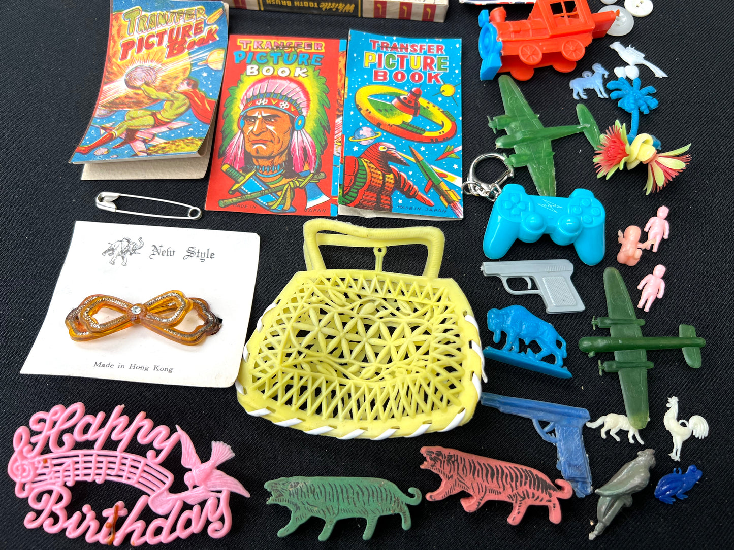 Job Lot of Vintage Toys Buttons, Transfers Etc from the Bottom of a Box (D)