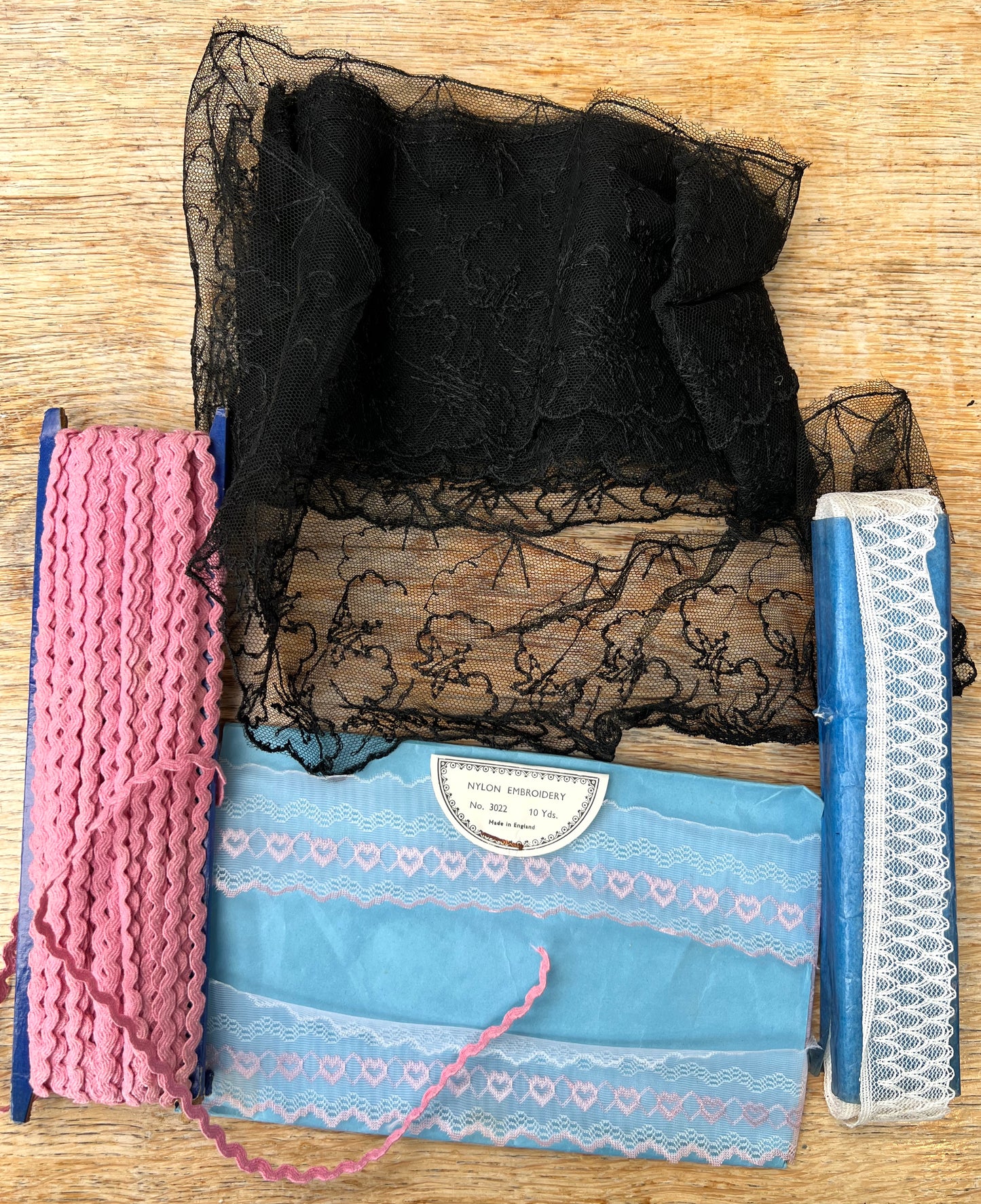 45 Yds of Vintage Trim