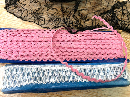 45 Yds of Vintage Trim