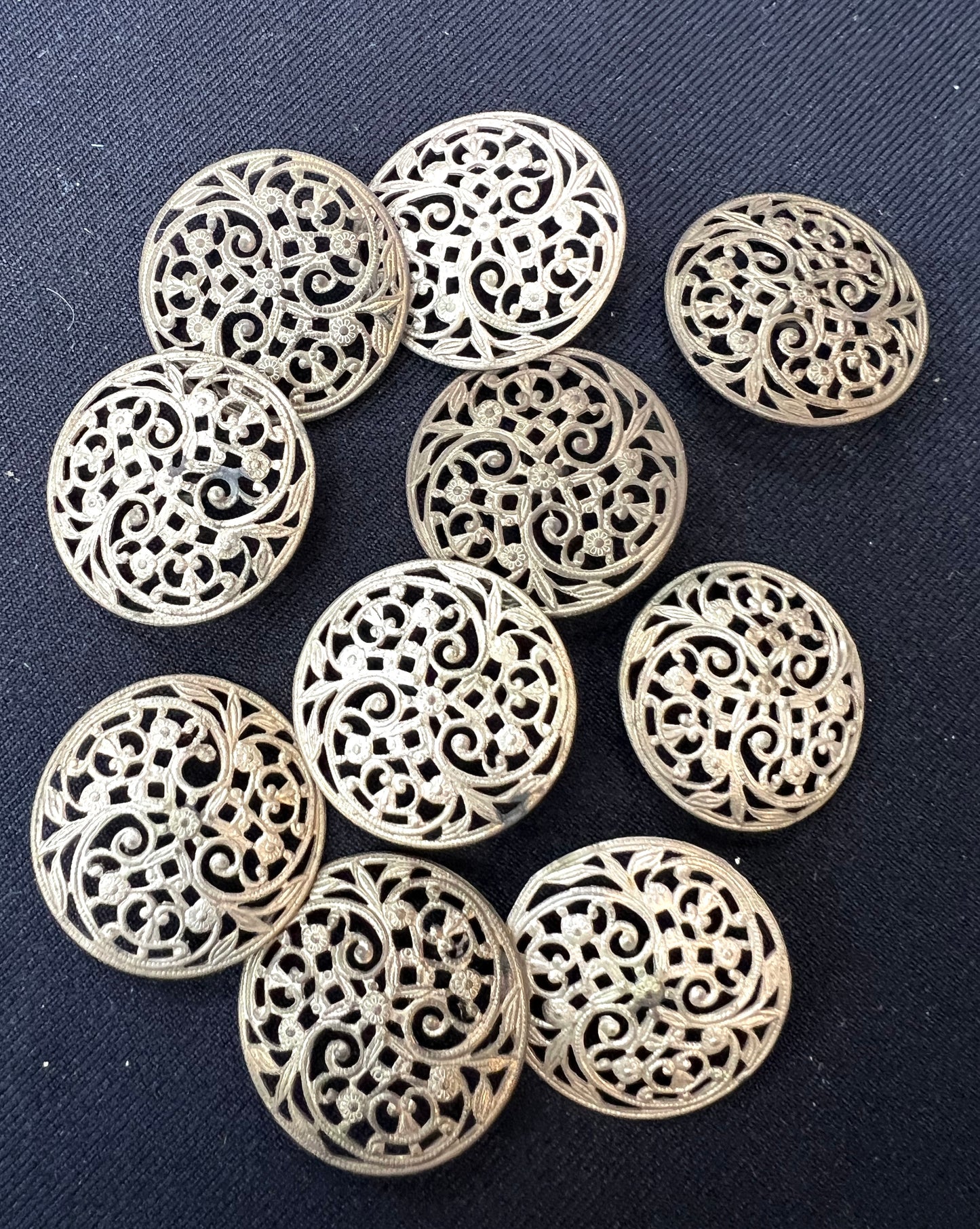 10 Ornate Vintage 3.5cm Tarnished Metal Buttons