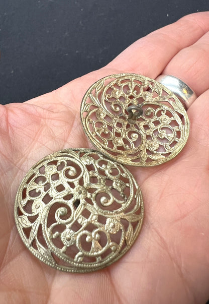 10 Ornate Vintage 3.5cm Tarnished Metal Buttons