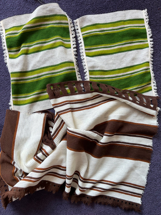 Unused 1970s  - 1 Table Runner and 6 Mats