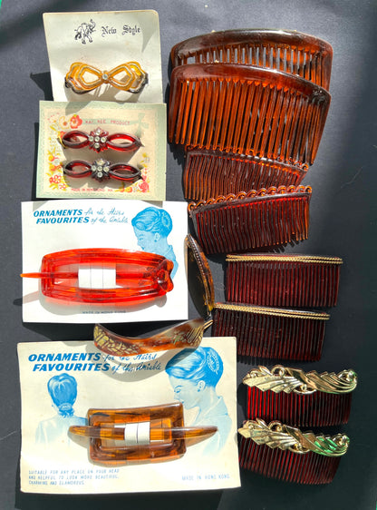 14 Vintage Tortoiseshell Hair Clips, Barrettes & Combs.