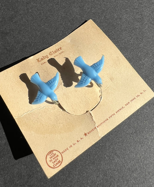 A Pair of Lovely 1940s Screw Back Bluebird Earrings