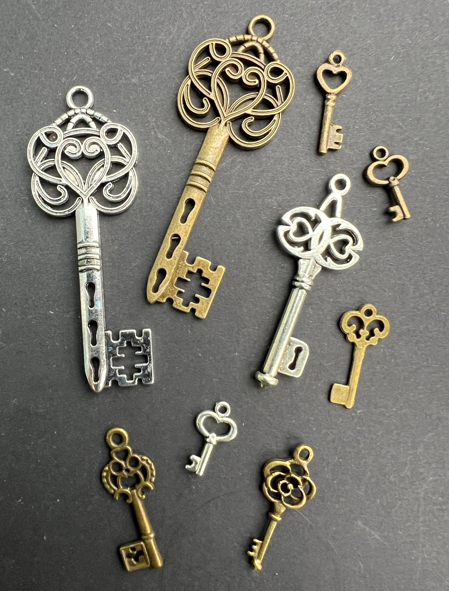 9 Metal Key Charms