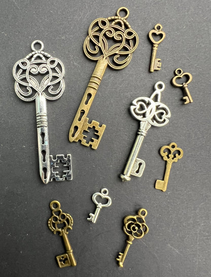 9 Metal Key Charms