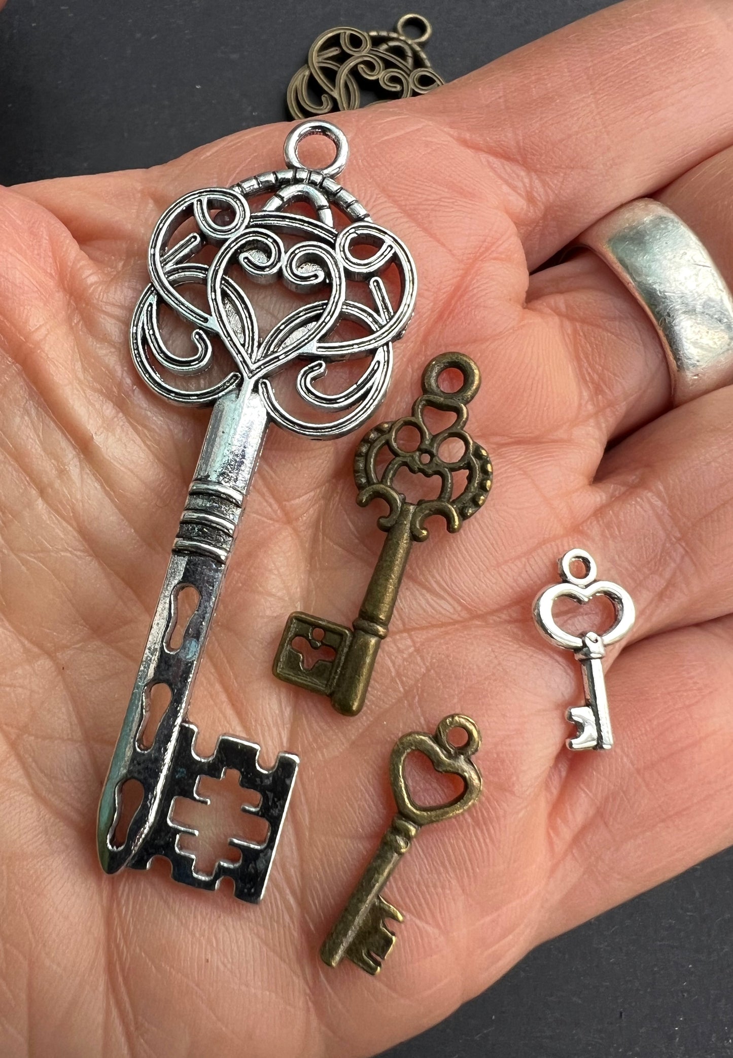 9 Metal Key Charms