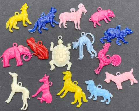 15 Vintage Plastic Animal Charms