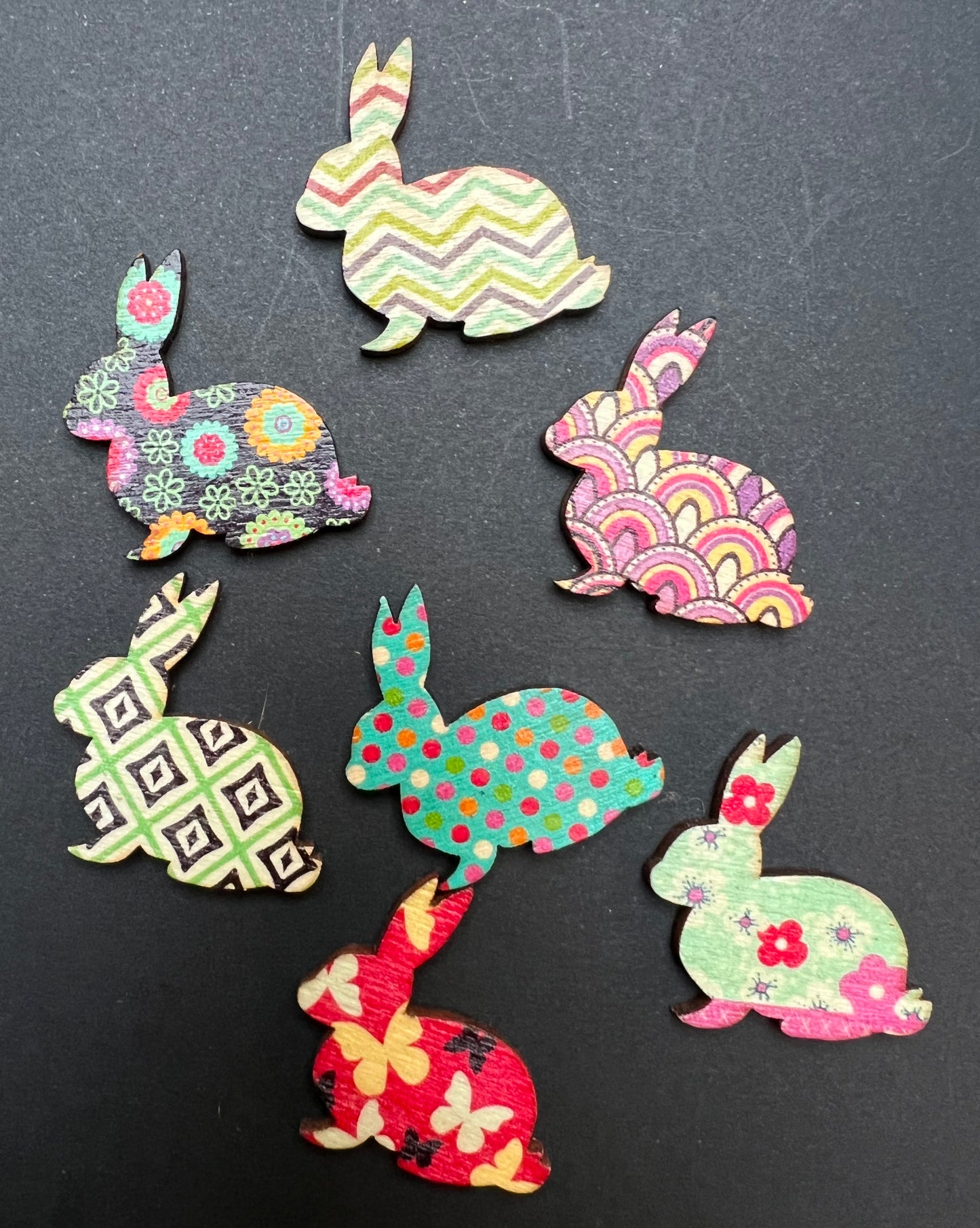 7 or 5 Wooden Flat Back 3cm Patterned Rabbits