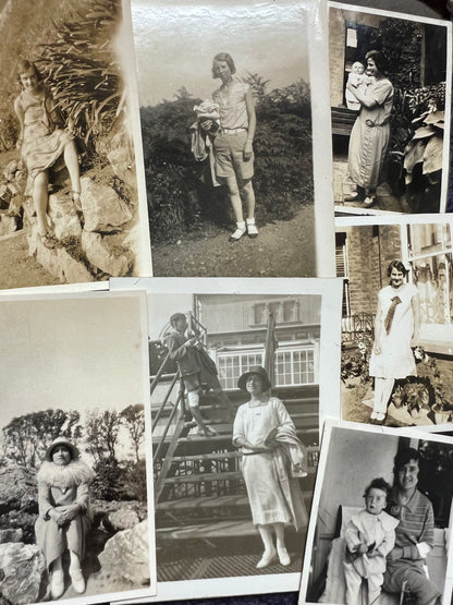 16 Photos of Women in the 1920s and 1930s  (F16)