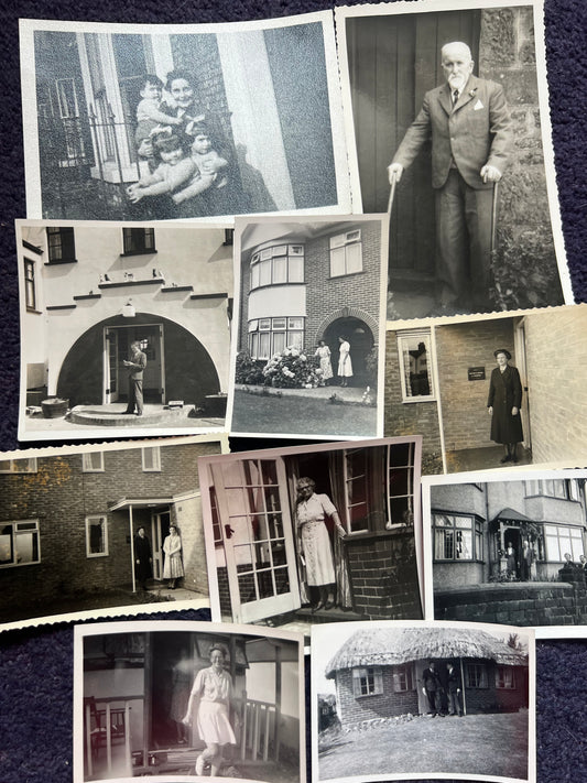 7 Old Photos from the 1920s - 50s of People Standing Outside Houses (F18)