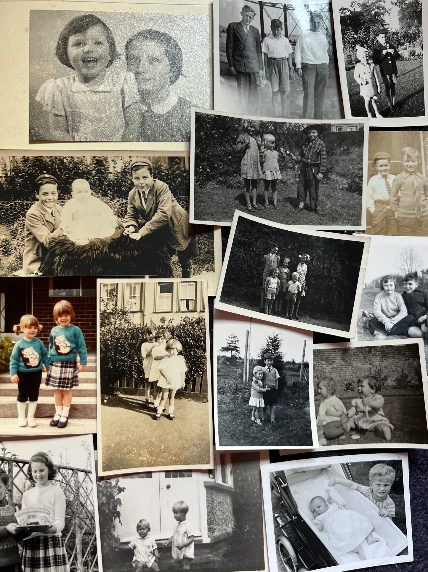 15 Old Photos from the 1920s - 70s of Siblings (F22)