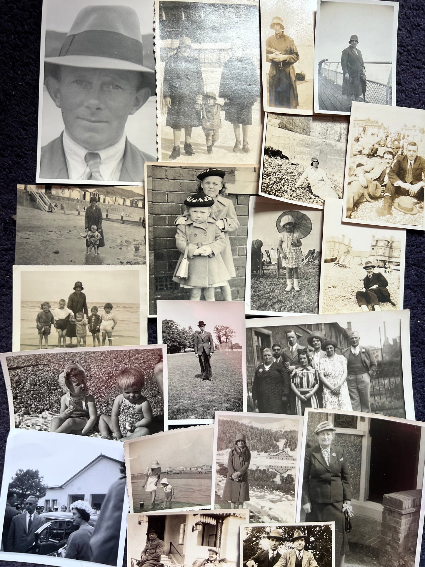 15 Old Photos from the 1920s - 60s of Rather Good Hats (F23)