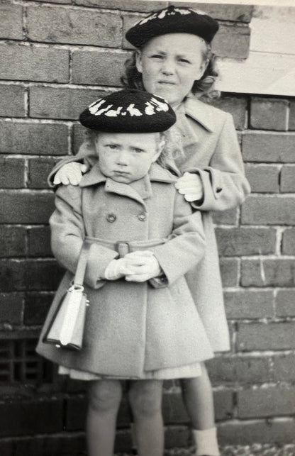 15 Old Photos from the 1920s - 60s of Rather Good Hats (F23)