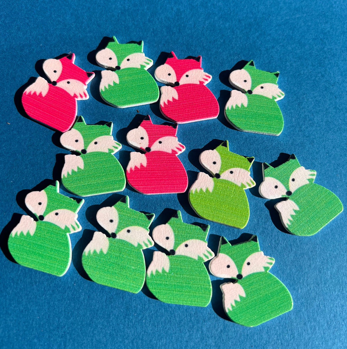 12 Wooden Flat Back 3.5cm Foxes