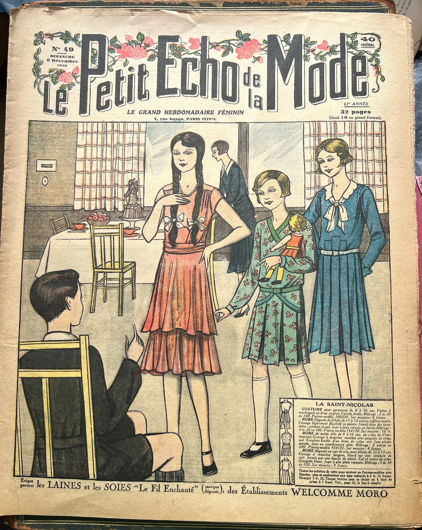 Flirting With The Boys on Front Cover of April 1929 French Paper Le Petit Echo de la Mode