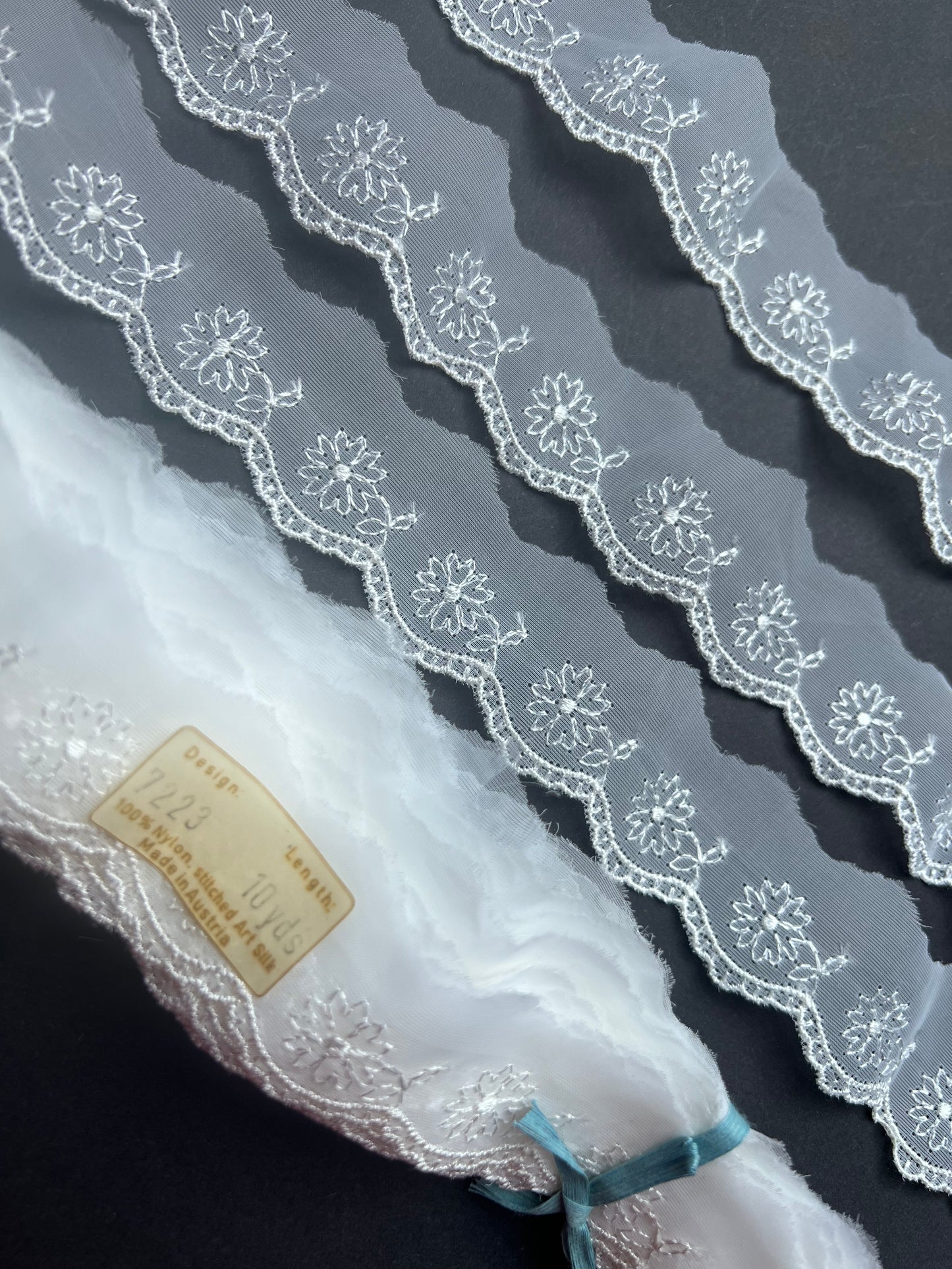 10yds Pretty Floral Vintage Austrian Art Silk White Trim