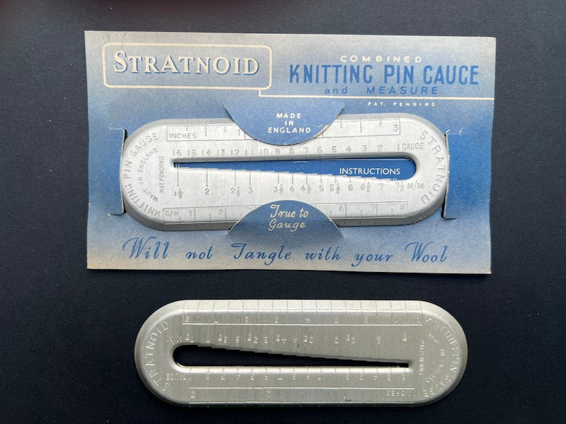 1940s Made in ENGLAND Knitting Pin Gauge and Measure on original STRATNOID Packaging