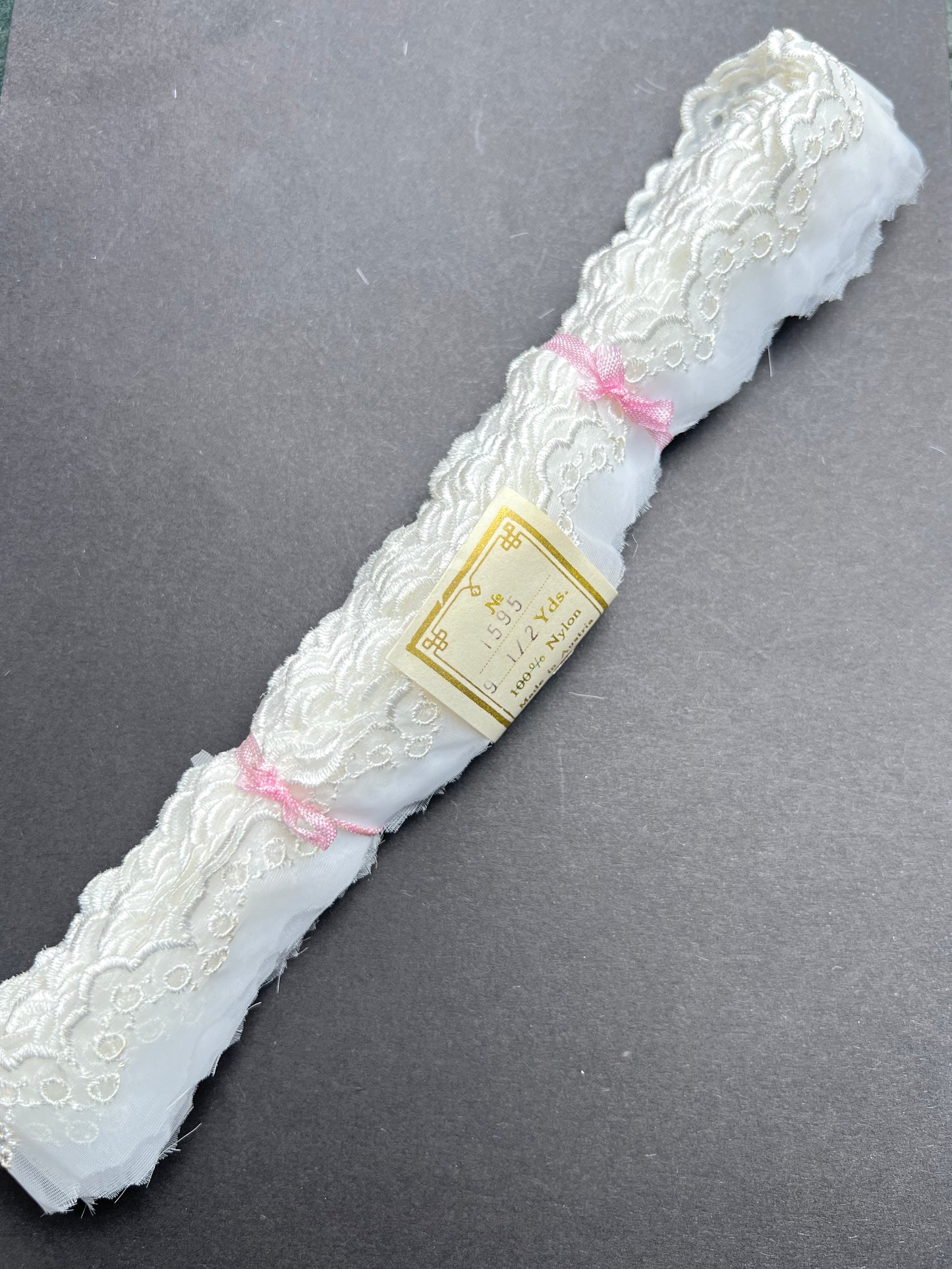 Vintage MADE IN AUSTRIA 9.5yds Delicate Pretty White Trim