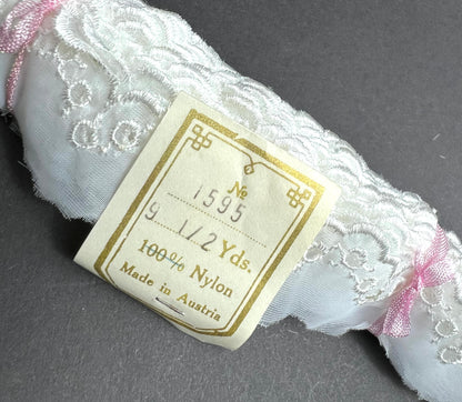 Vintage MADE IN AUSTRIA 9.5yds Delicate Pretty White Trim