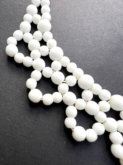 Pretty Vintage White Glass Bead Necklace