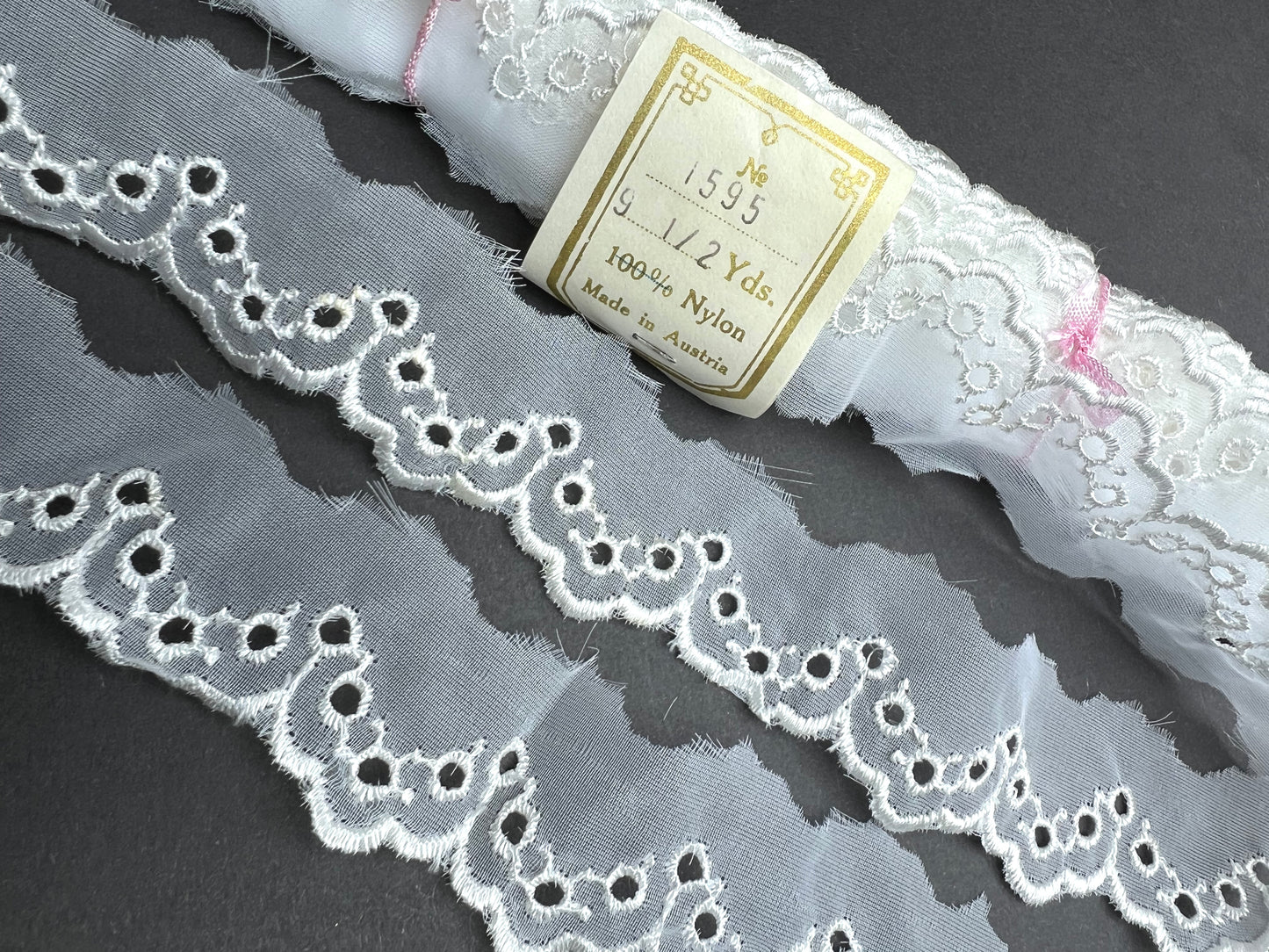 Vintage MADE IN AUSTRIA 9.5yds Delicate Pretty White Trim