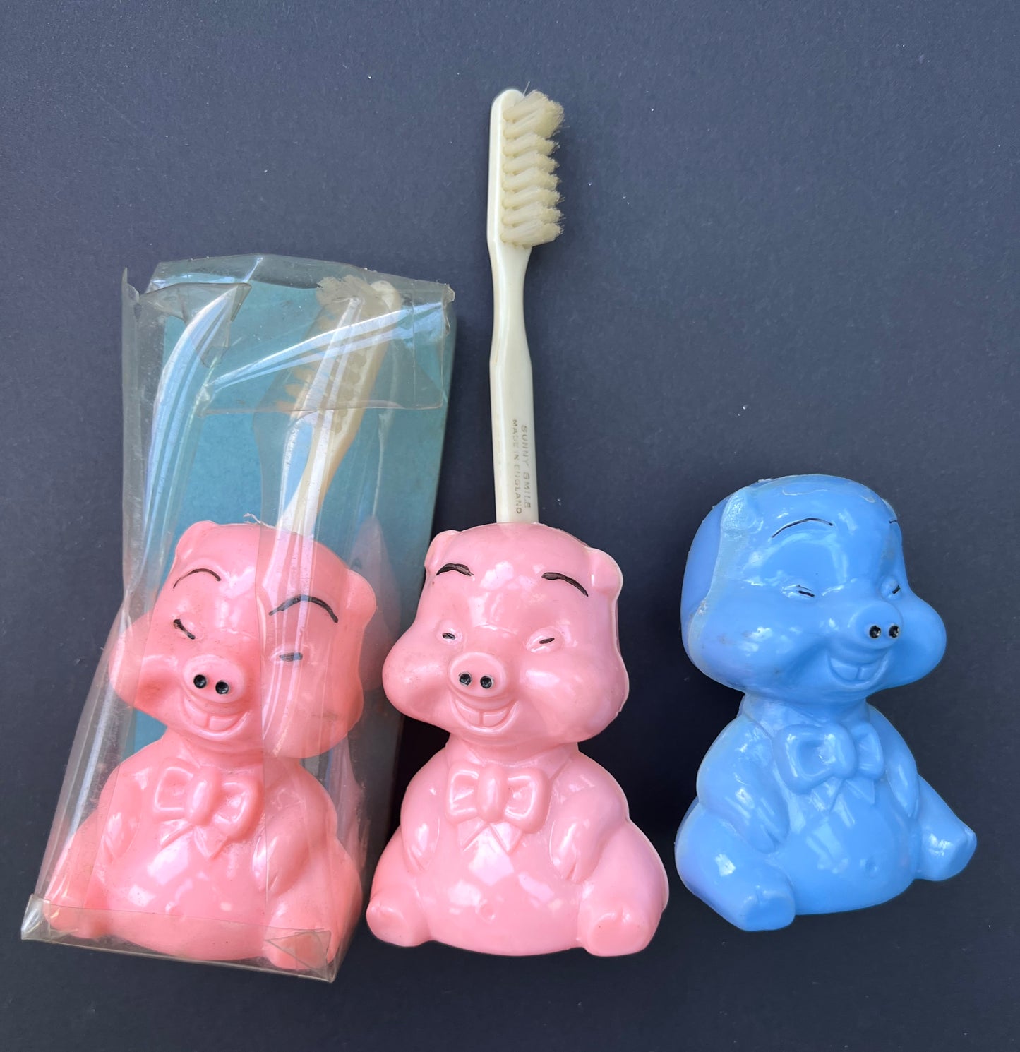 Little Vintage Pigs Toothbrush Holder