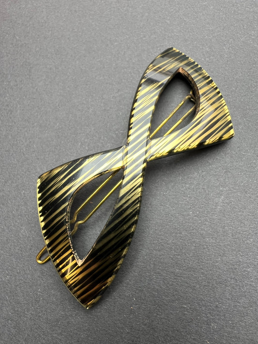 Impressive Big Mid Century Lucite Bow Hair Clip