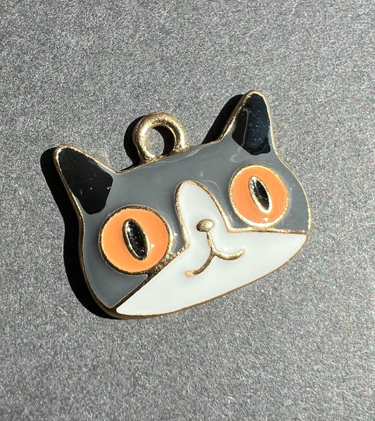 Worried Cat 1.7cm Enamel Charm / Pendant