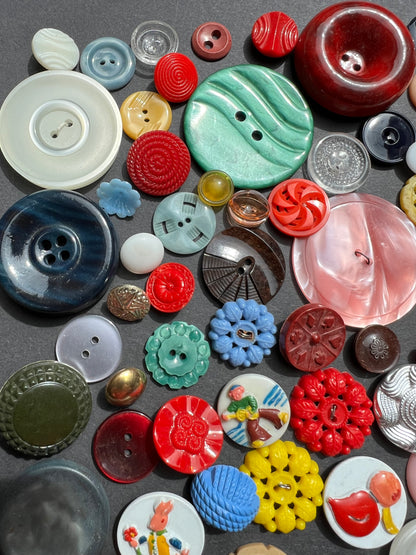 Varied Job Lot of 100 Different Vintage Buttons