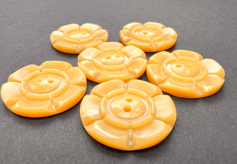 Honey Coloured 1940s  2.2cm & 1.6cm Buttons 6 loose or 24 on Sheet