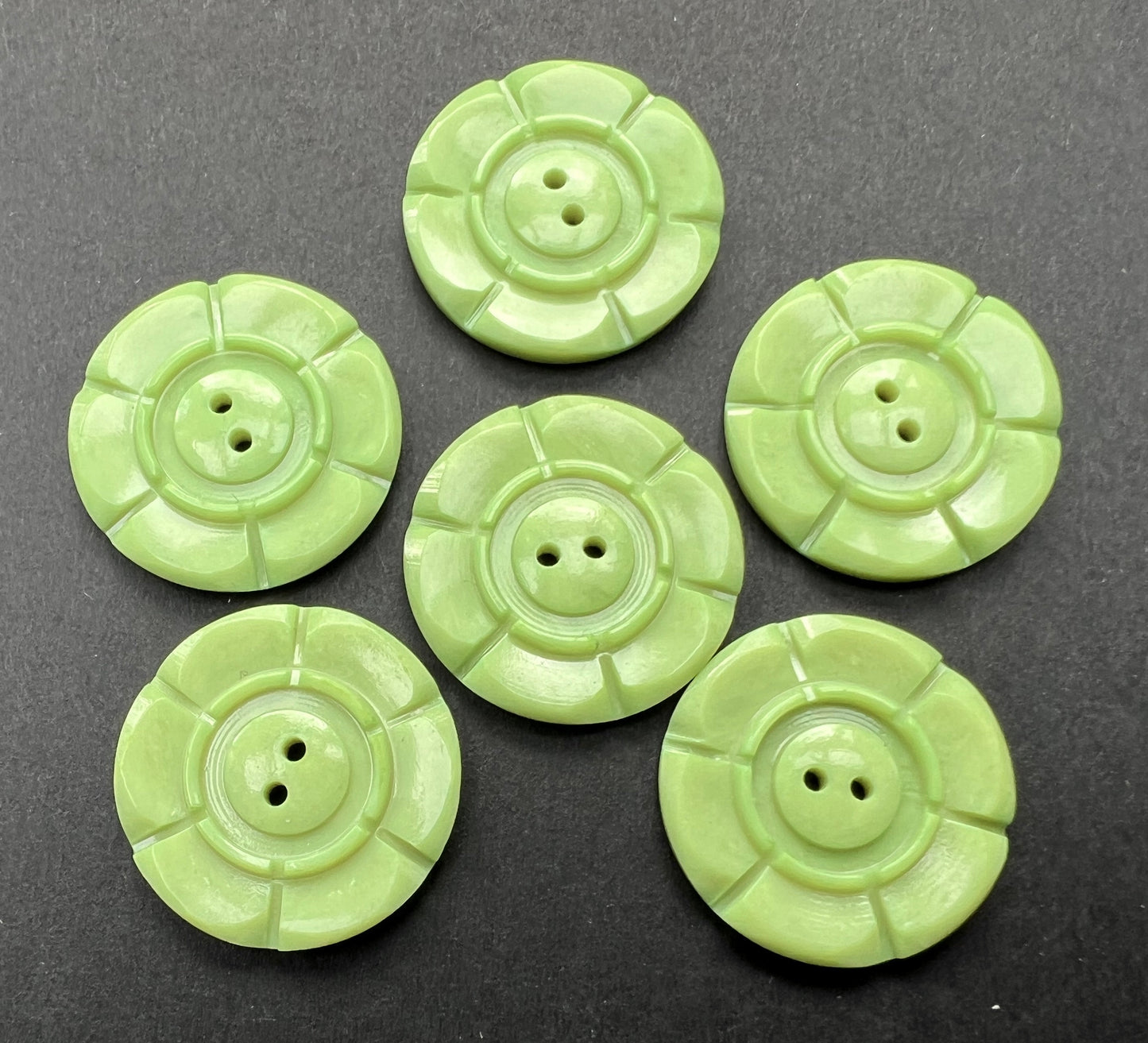 Pistachio Green 1940s 2.2cm + 1.6cm Buttons 6 loose or 24 on Sheet