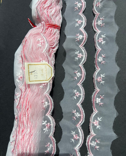 10yds Unusual Pink + White Flowers Vintage  Austrian Trim - 3cm wide