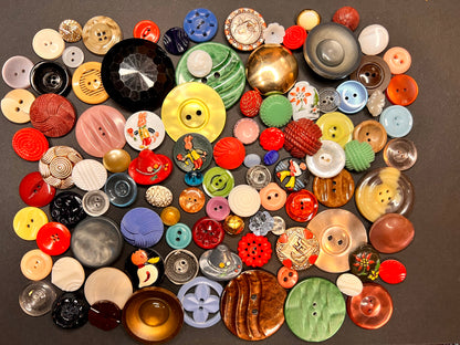 Lovely Job Lot of 100 Different Vintage Buttons