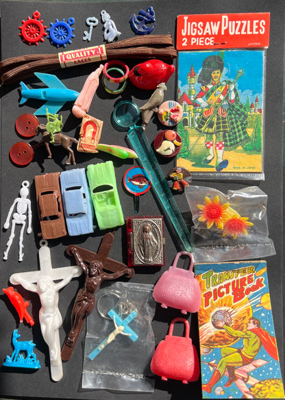 Job Lot of Vintage Toys, Buttons, Transfers Etc from the Bottom of a Box (B)