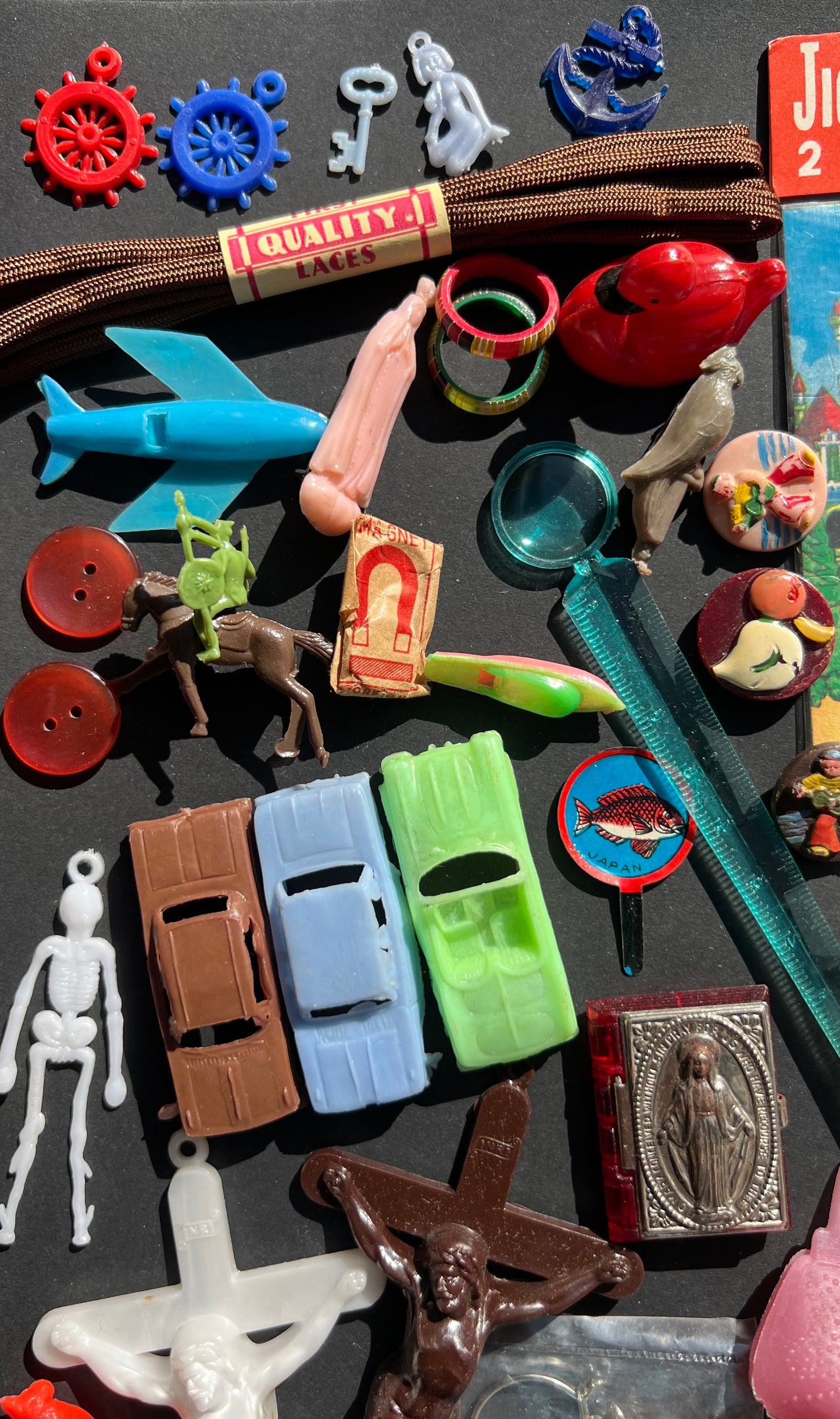 Job Lot of Vintage Toys, Buttons, Transfers Etc from the Bottom of a Box (B)