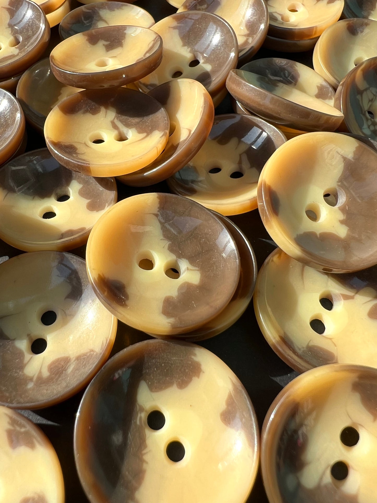 6 Coffee Caramel 2.5cm Vintage Mid Century Lucite Bowl Shaped Buttons