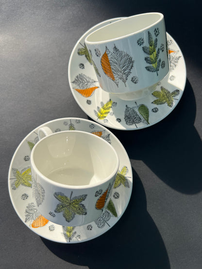 Mid Century BROADHURST  Kathy Winkle Palma Nova Design 2 Cups + Saucers and 3 Plates