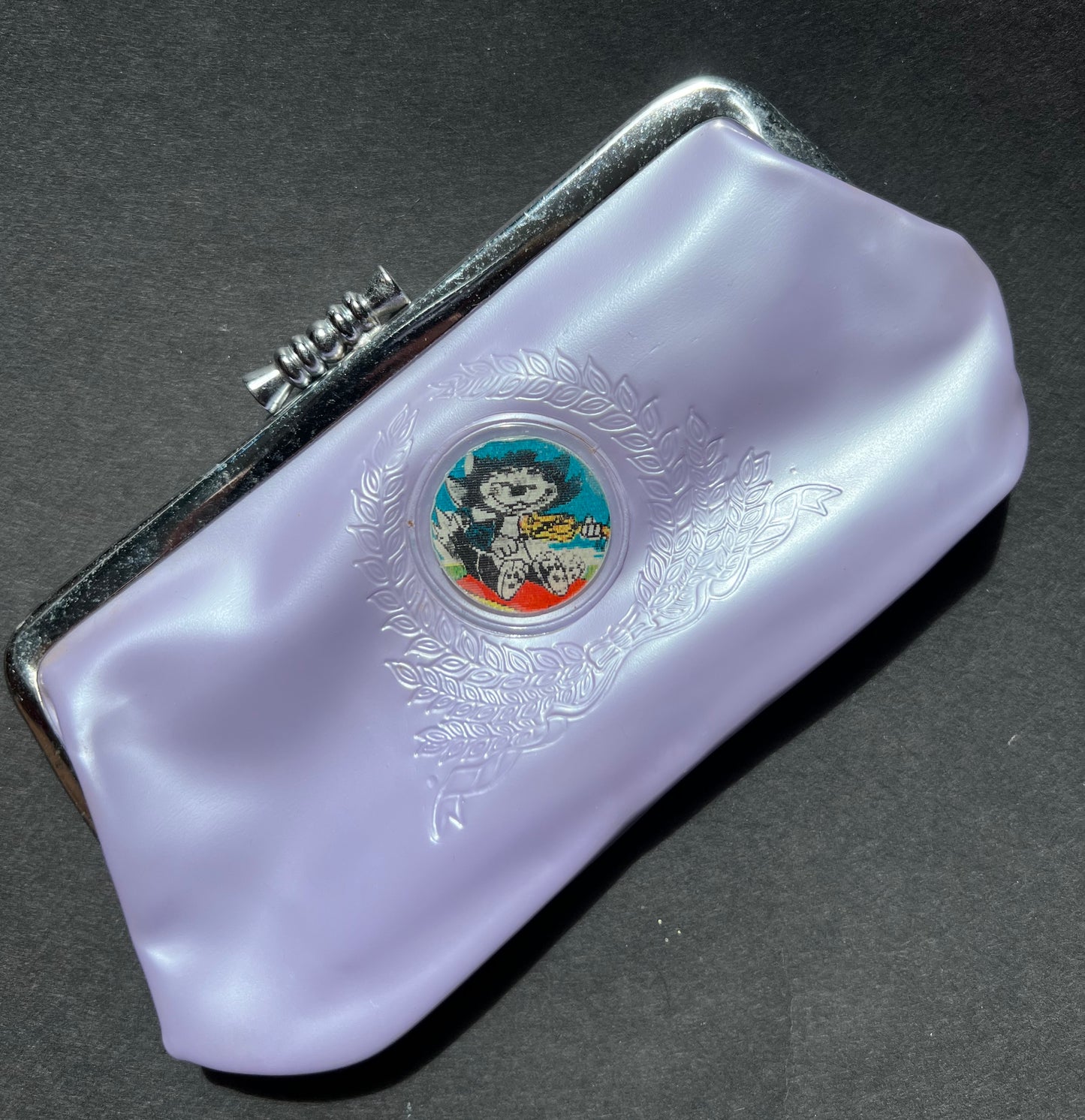 Wonderfully Kitsch Vintage Purse Featuring a Lenticular Fiddle Playing Cat