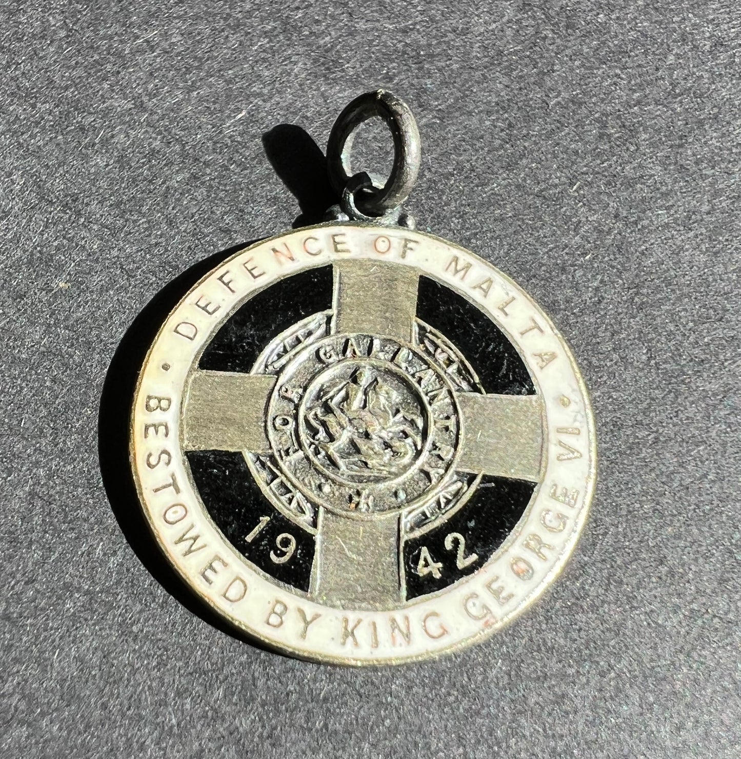 1942 Enamel DEFENCE OF MALTA BESTOWED BY KING GEORGE FOR GALLANTRY Medal
