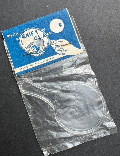 Vintage Plastic MAGNIFYING GLASS Toy